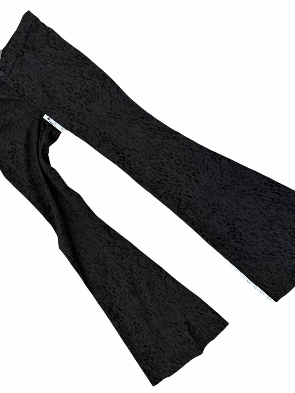 Alice + Olivia Black Animal Leopard Jacquard Flare Pants Size 6 - Picture 14 of 15